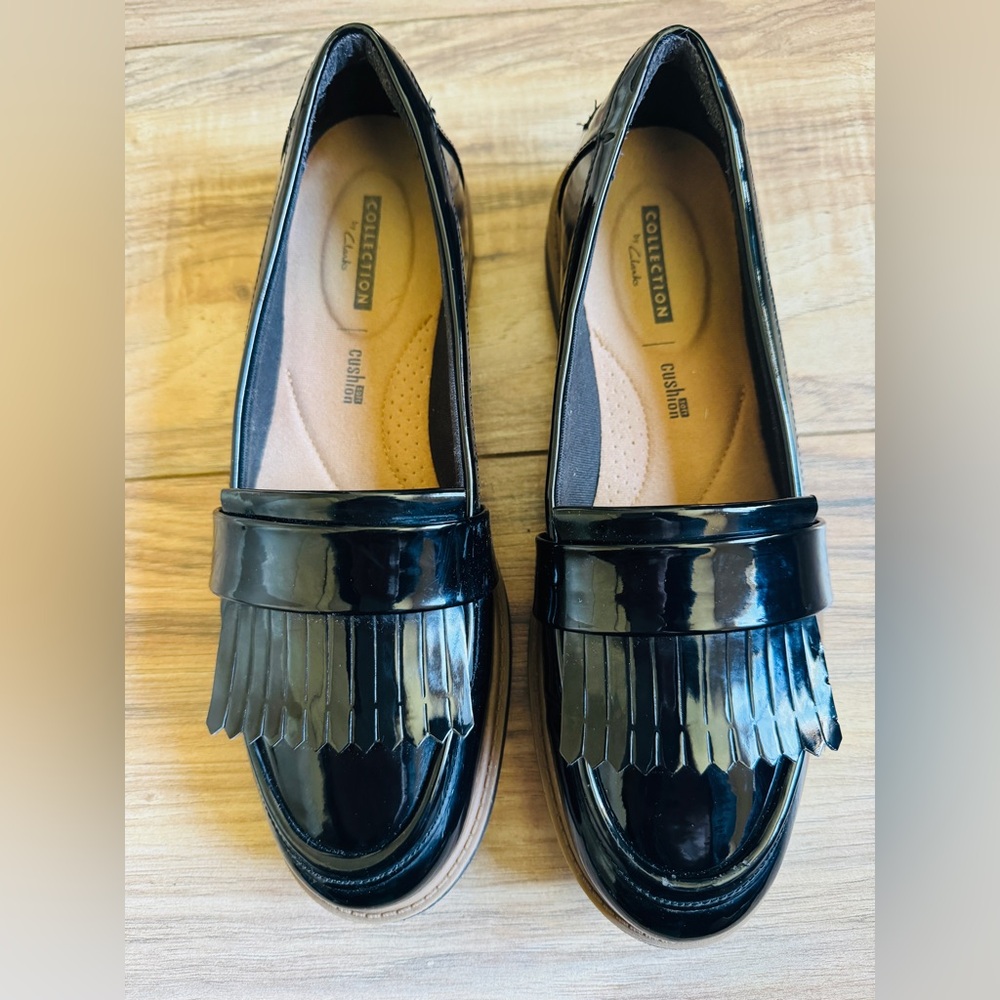 Clarks black patent leather loafer US size 8